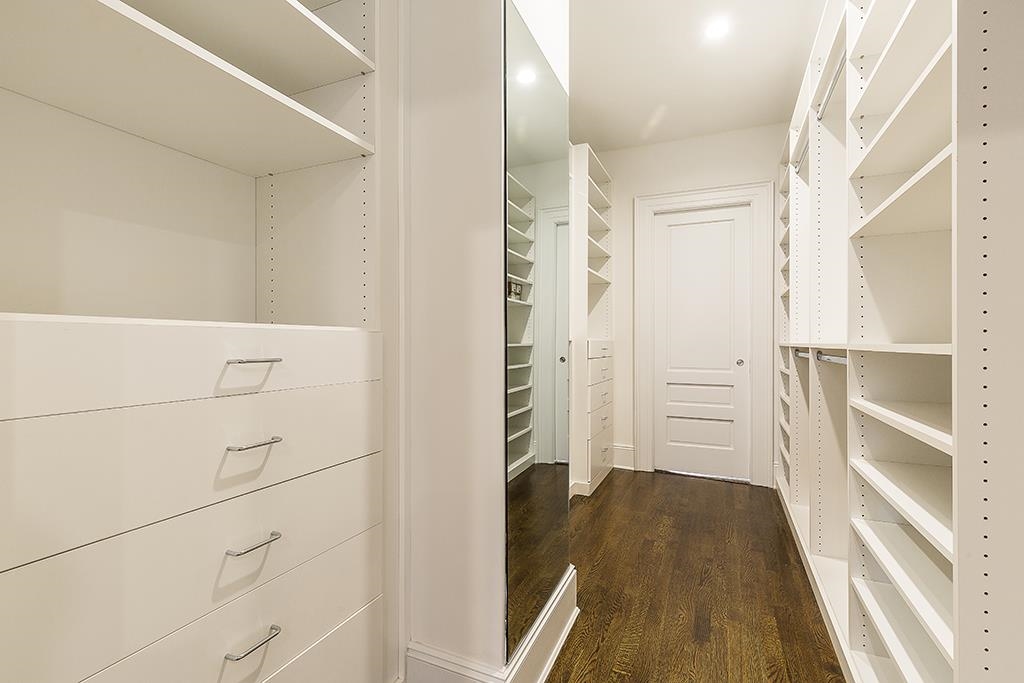 5 HAMPTON CT TERRACE