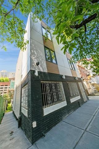 195 BAY ST Unit: 1