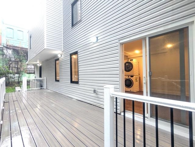 195 BAY ST Unit: 1