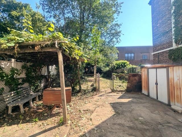 157 GLENWOOD AVE Unit: 1