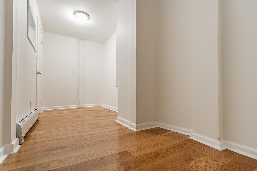 16 WELDON ST
