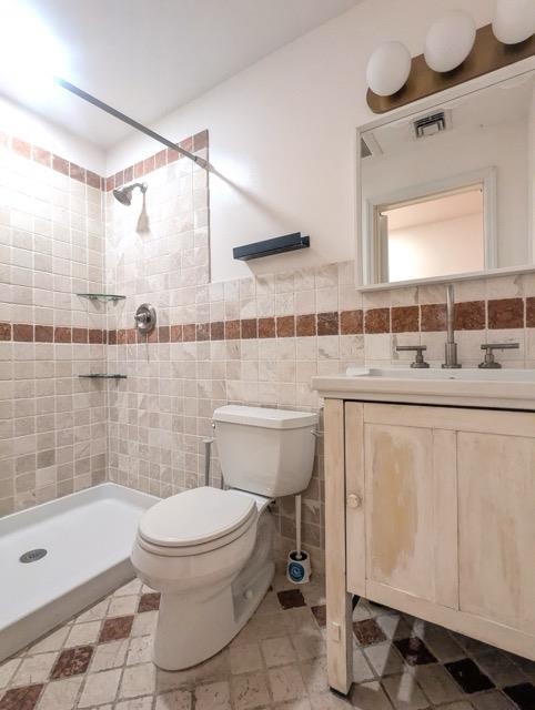 128 BRIGHT ST Unit: 1A