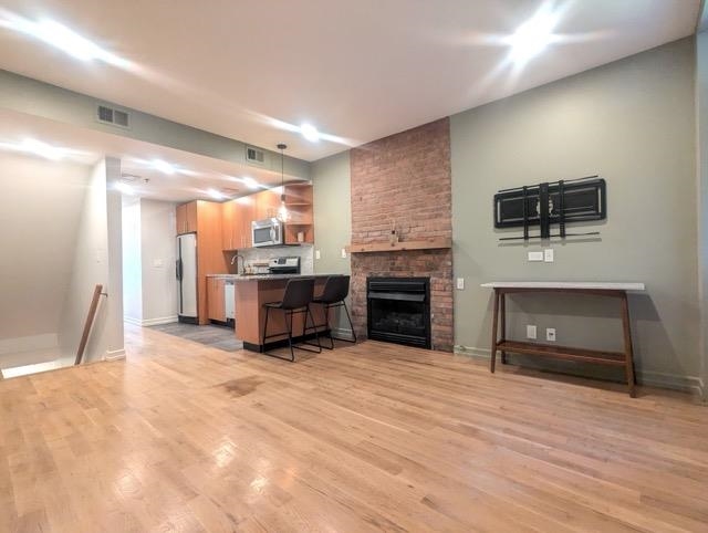 128 BRIGHT ST Unit: 1A