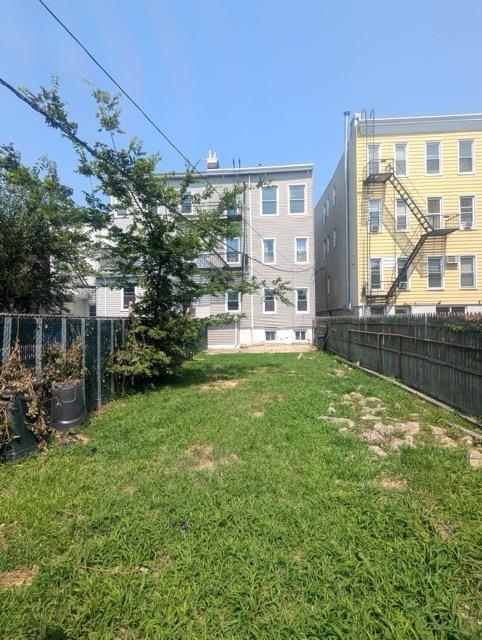 133 PROSPECT ST Unit: 2R