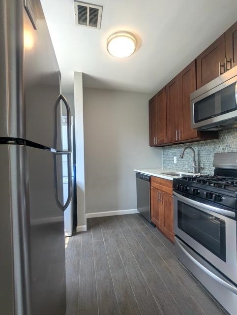 133 PROSPECT ST Unit: 2R