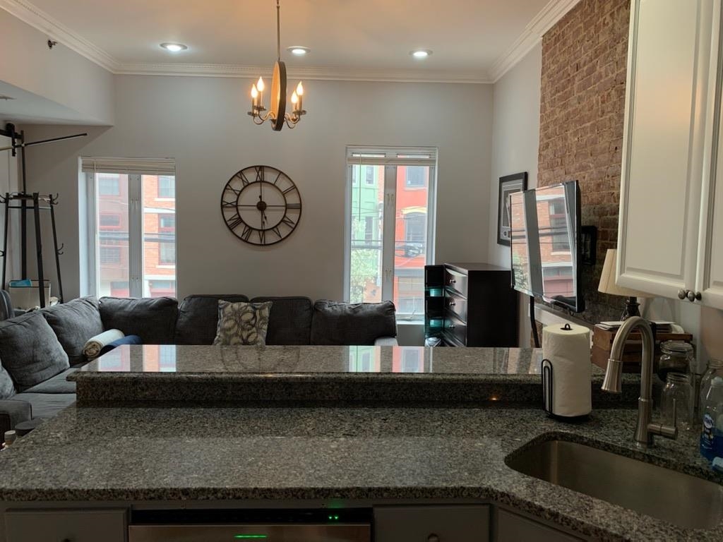 602 WILLOW AVE Unit: apt 2