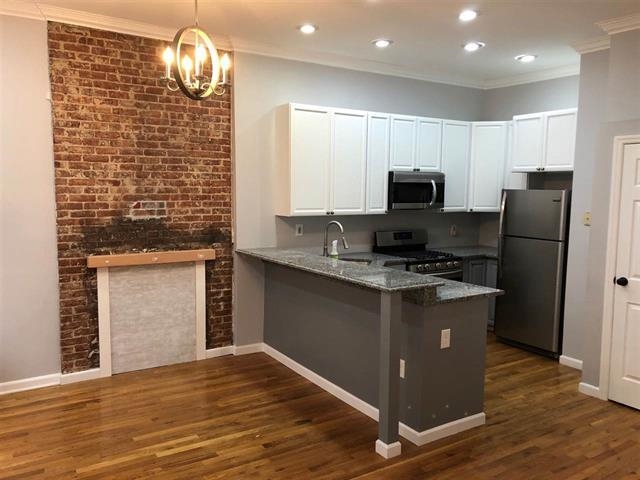 602 WILLOW AVE Unit: apt 2