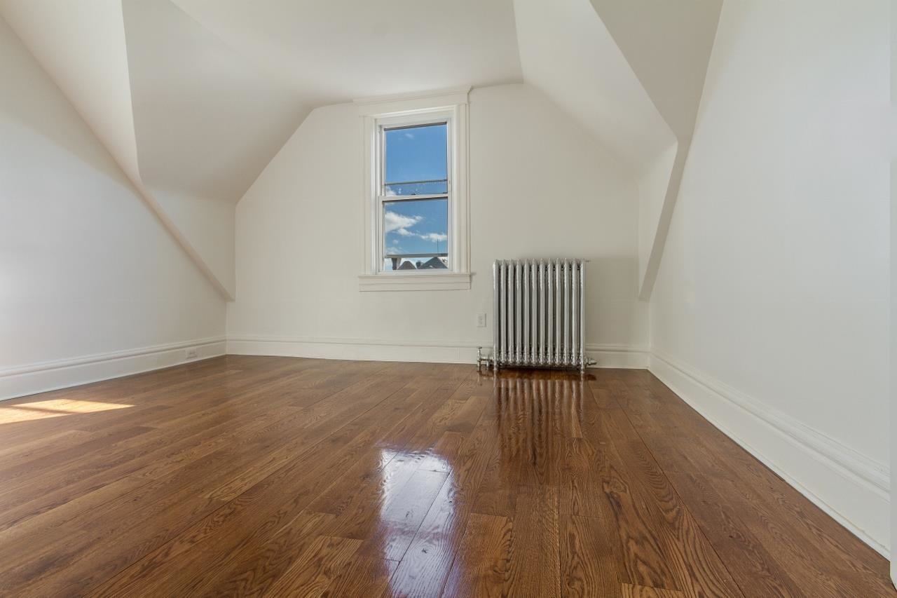 16-18 FULTON ST