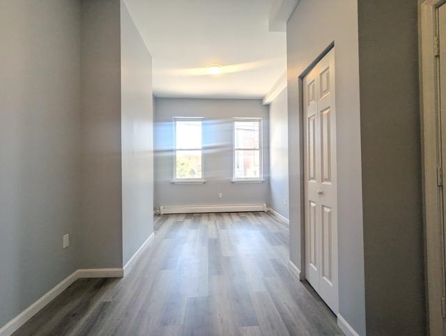 205 WEBSTER AVE Unit: 1R