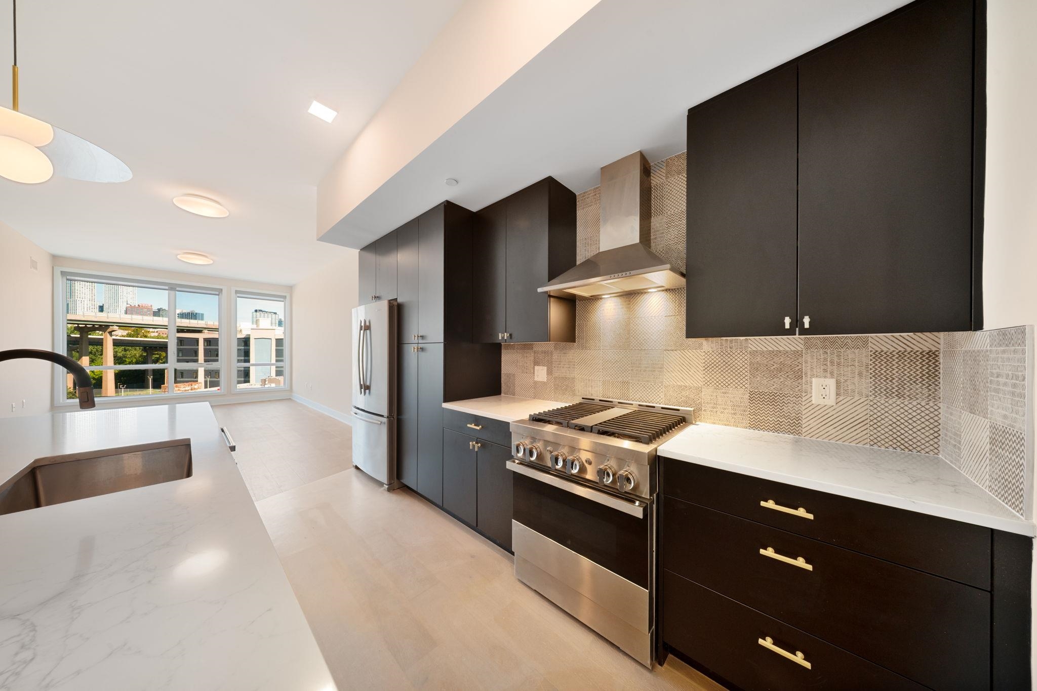 202 MERSELES ST Unit: 504