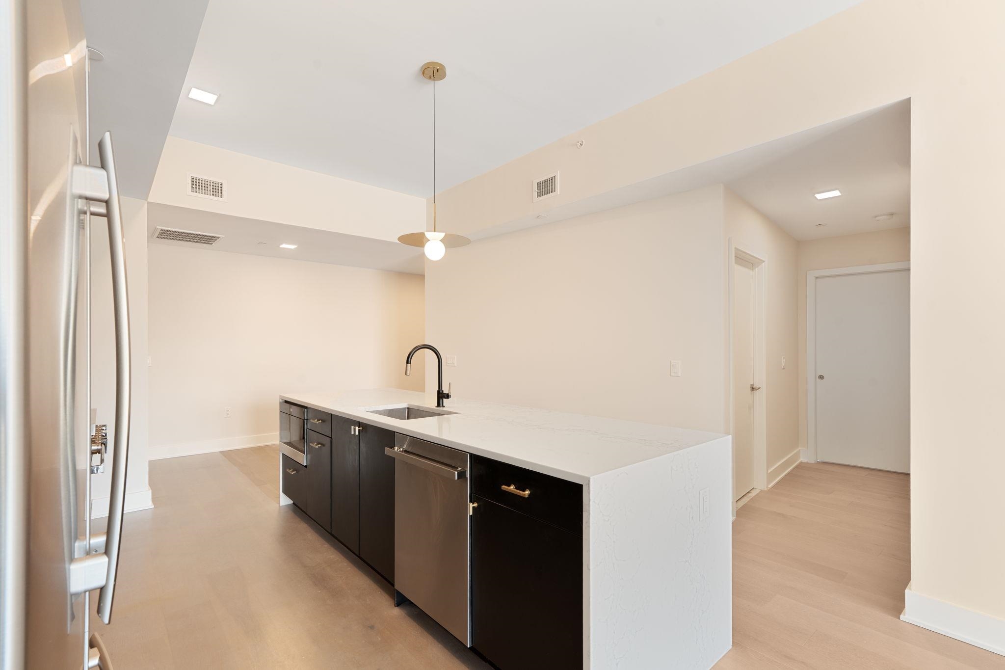 202 MERSELES ST Unit: 504