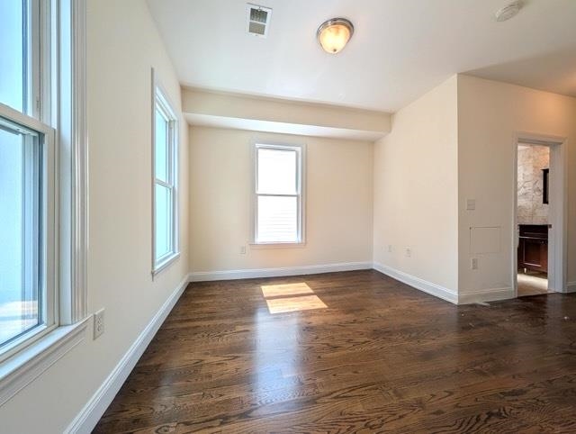 377 OGDEN AVE Unit: 3