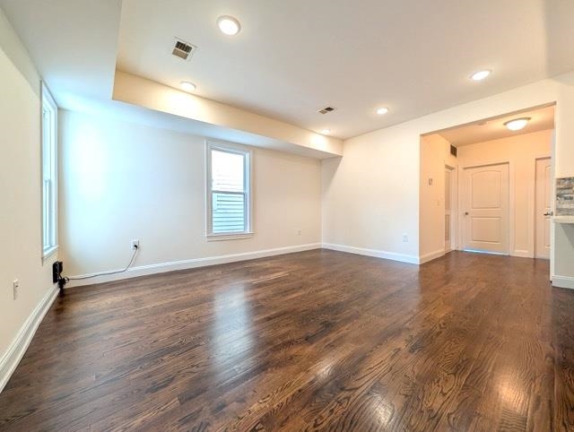 377 OGDEN AVE Unit: 3