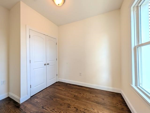 377 OGDEN AVE Unit: 3