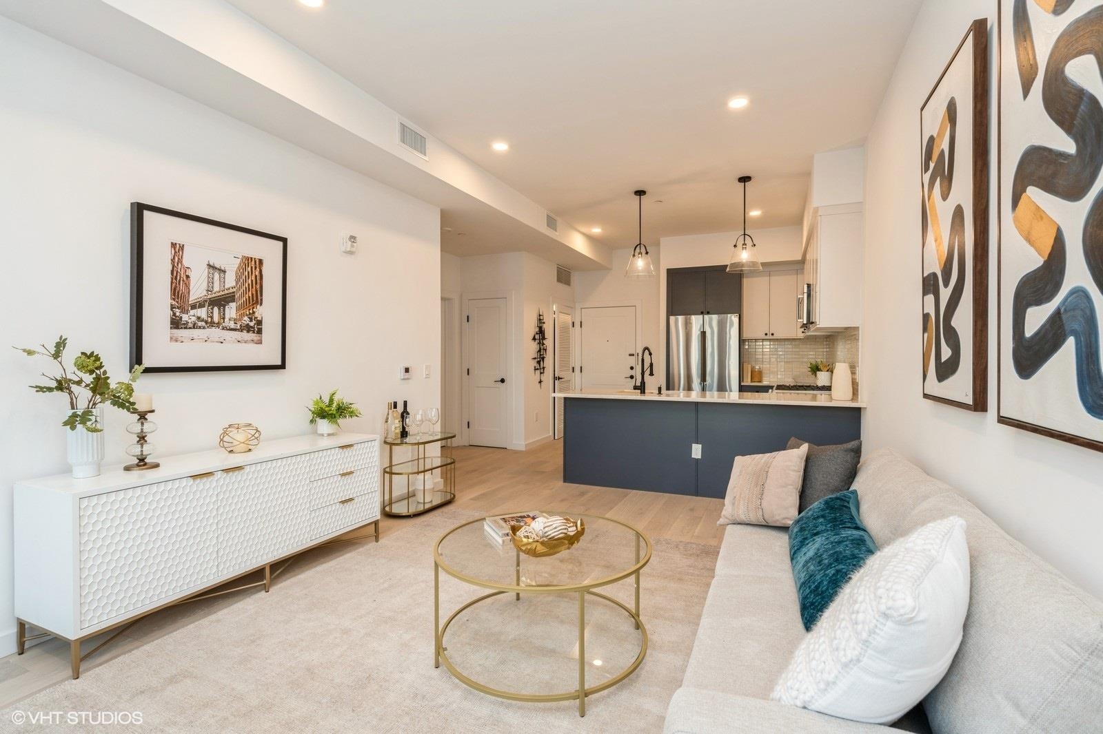 425 3RD ST Unit: 307