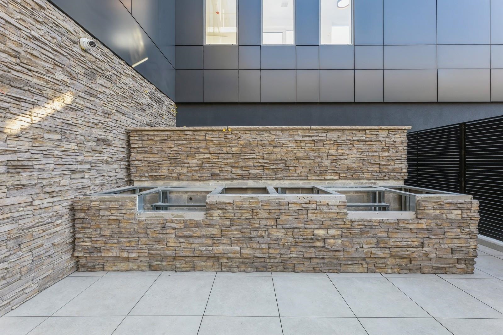 425 3RD ST Unit: 307