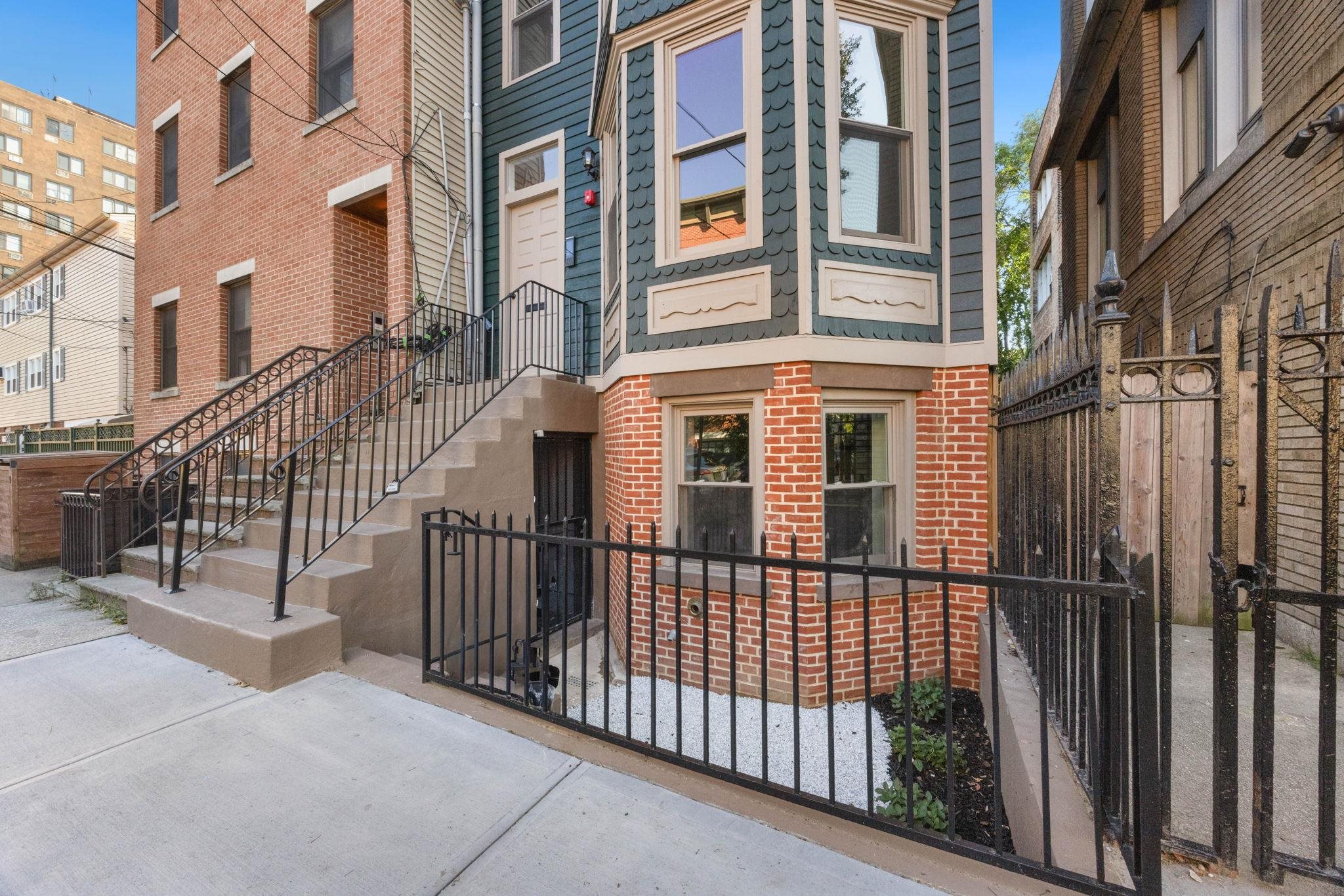 203 3RD ST Unit: 1