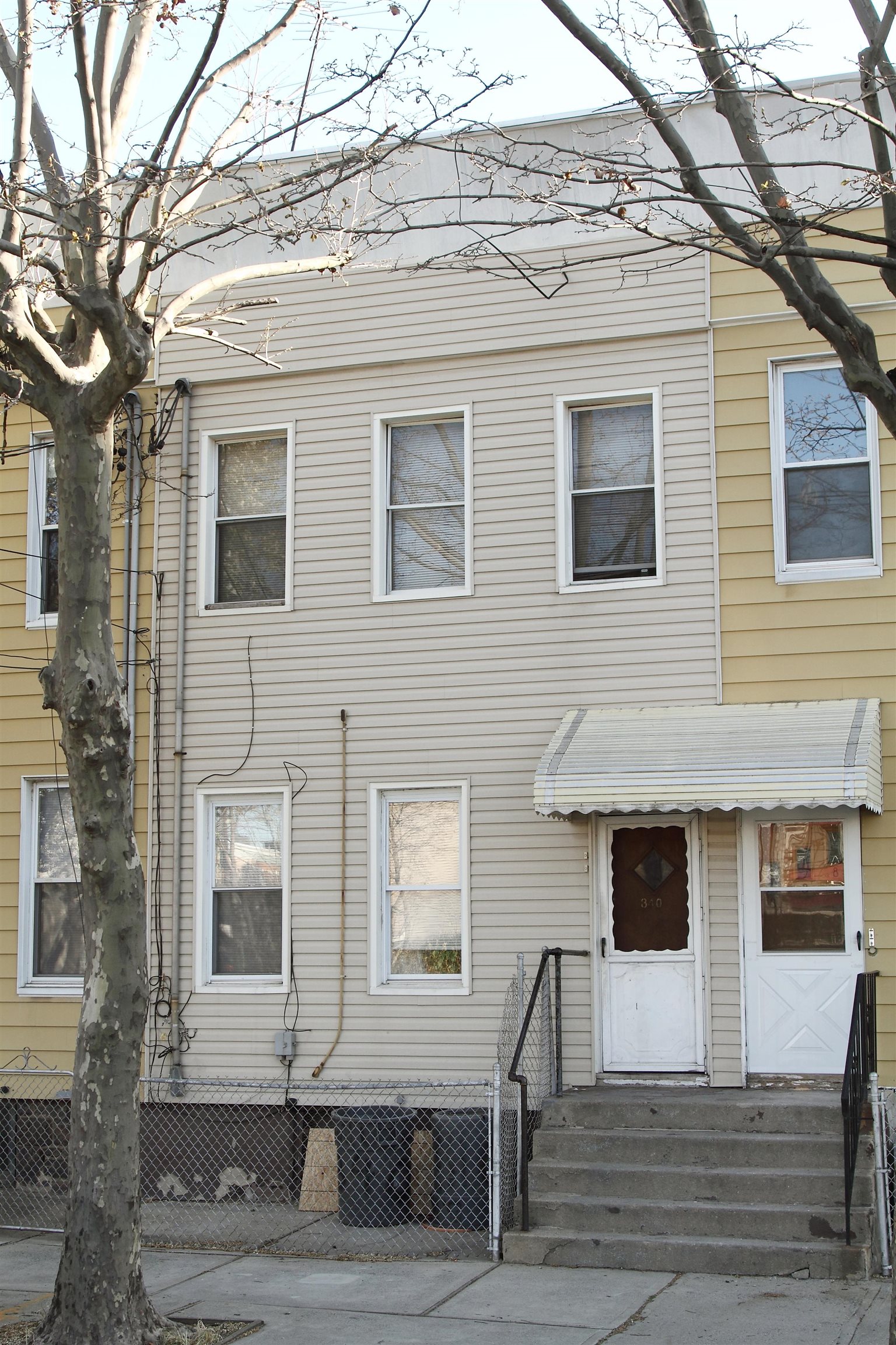 340 BRAMHALL AVE
