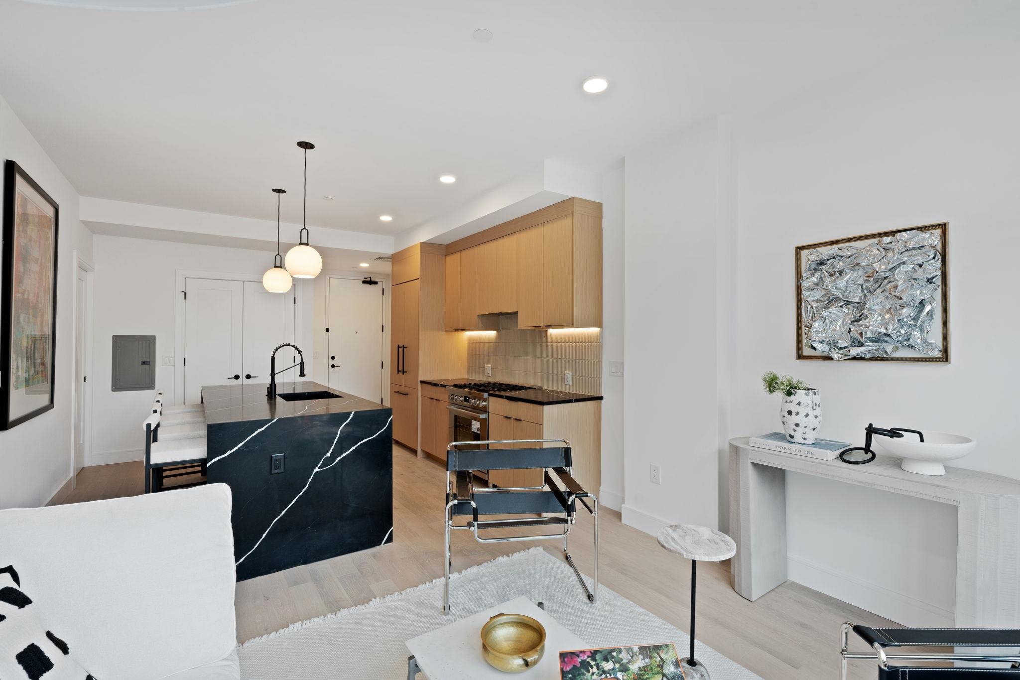 139 CHRISTOPHER COLUMBUS DR Unit: 205