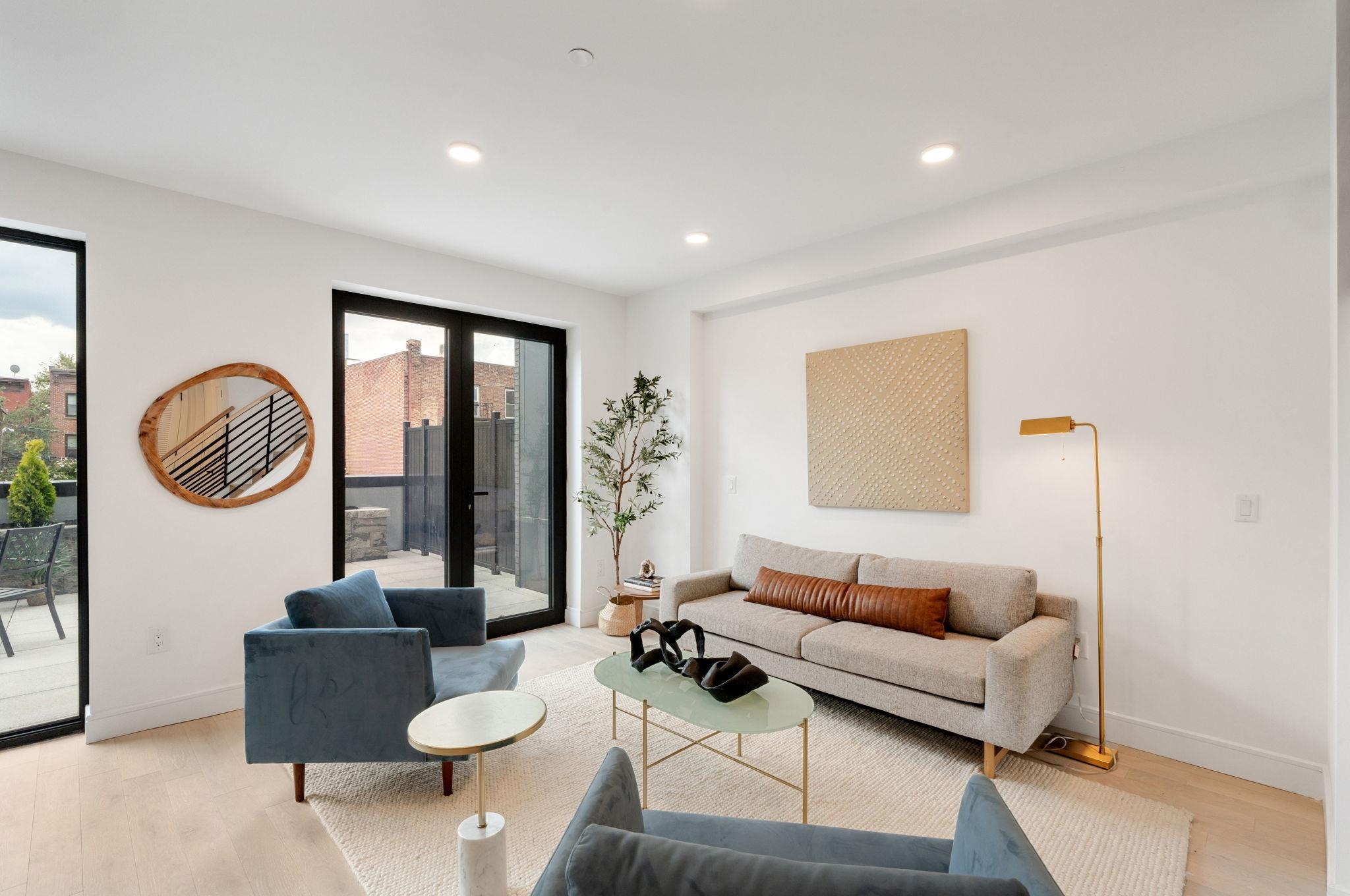 139 CHRISTOPHER COLUMBUS DR Unit: 601