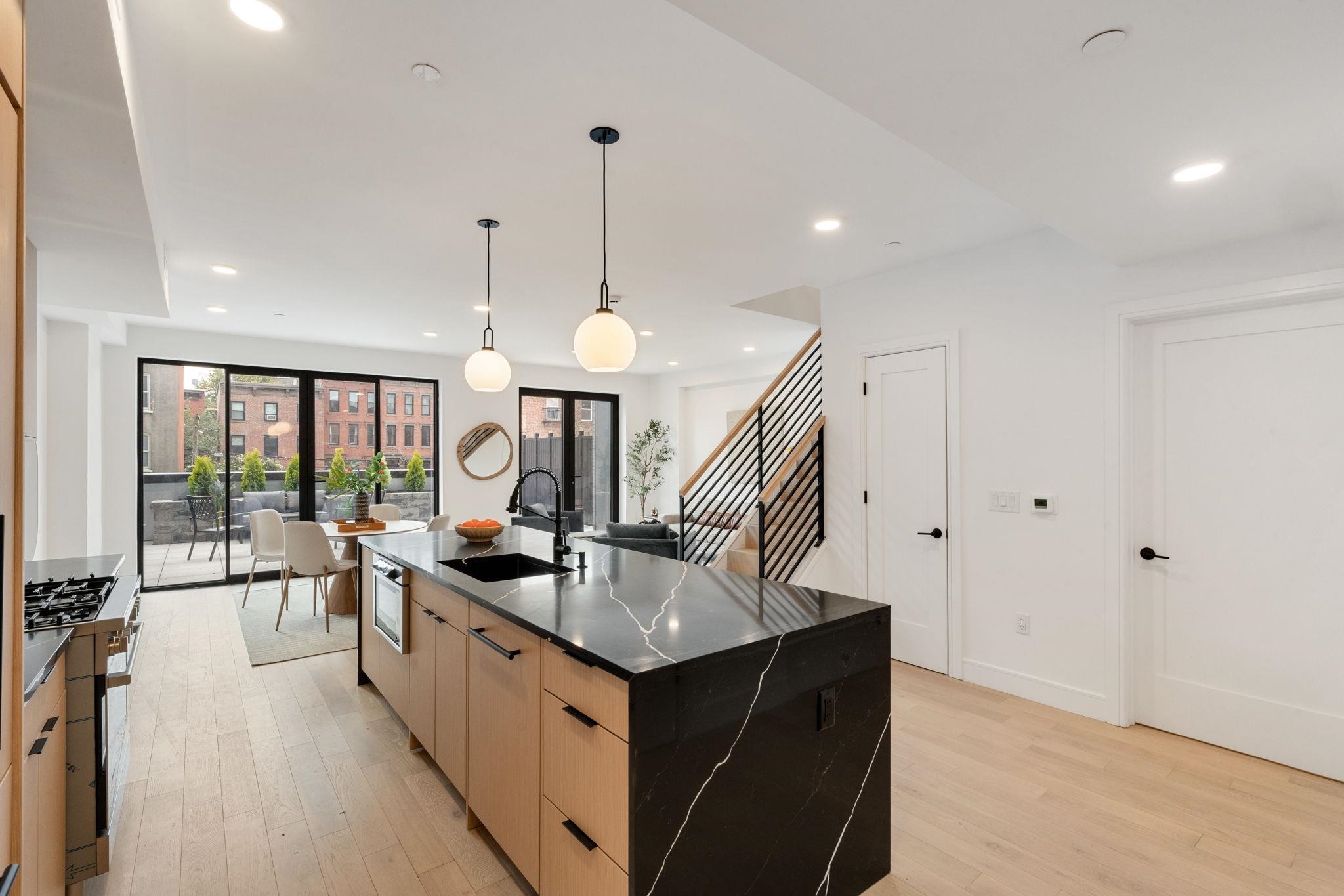139 CHRISTOPHER COLUMBUS DR Unit: 601