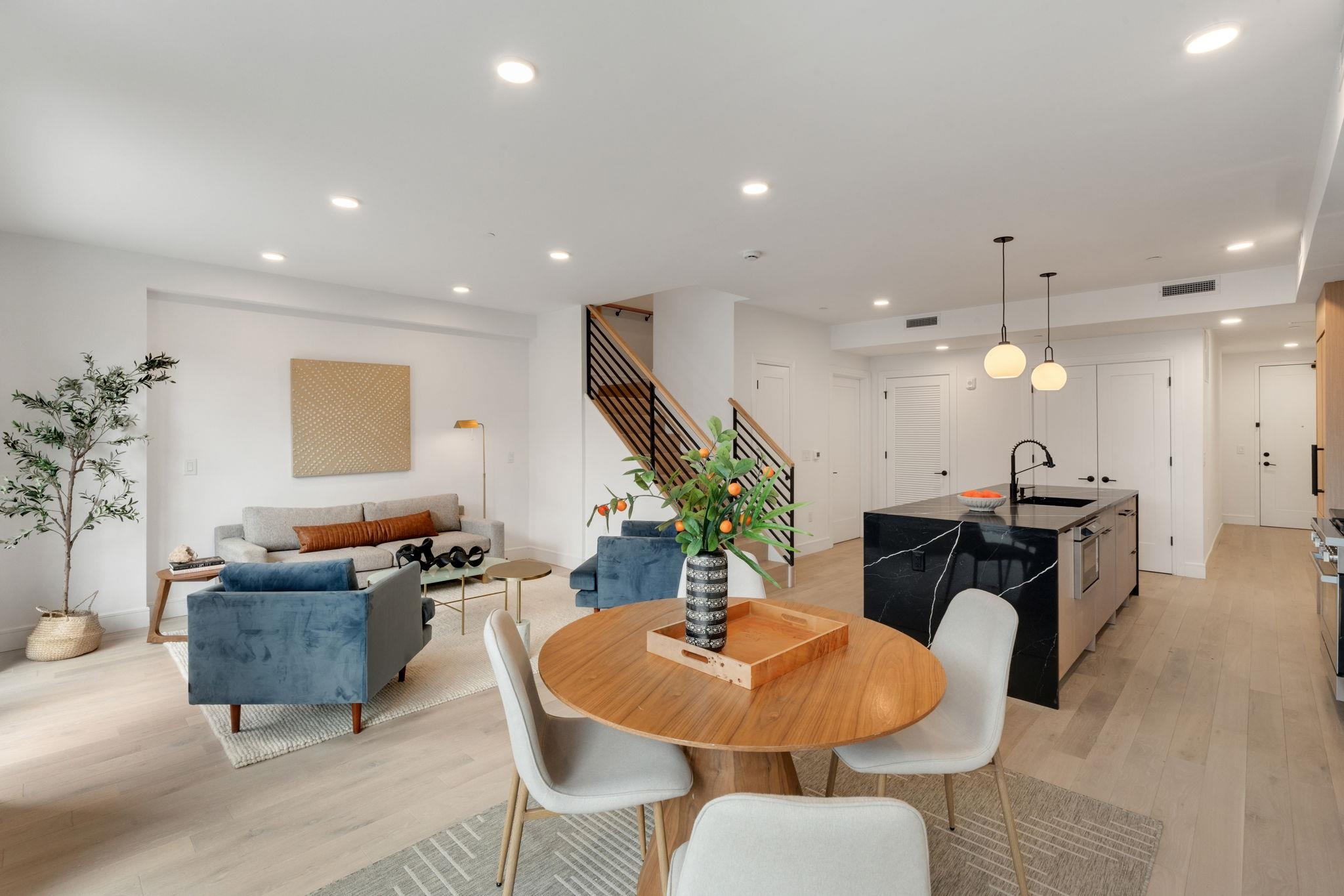139 CHRISTOPHER COLUMBUS DR Unit: 601