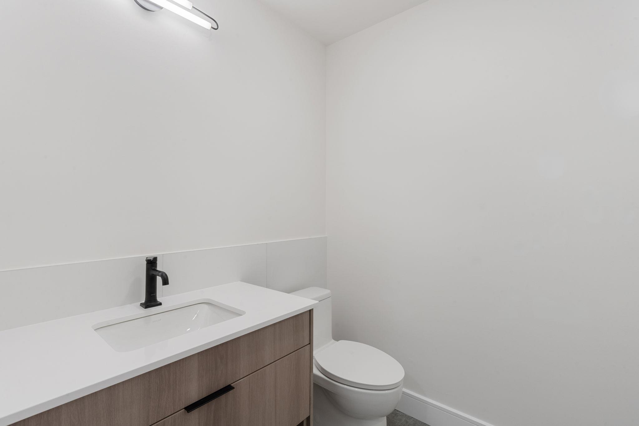 139 CHRISTOPHER COLUMBUS DR Unit: 601