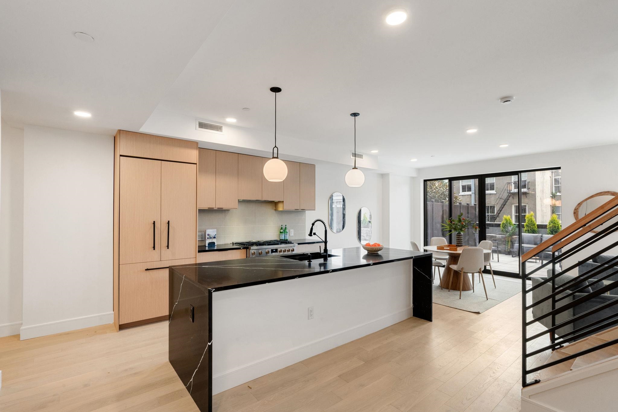 139 CHRISTOPHER COLUMBUS DR Unit: 601