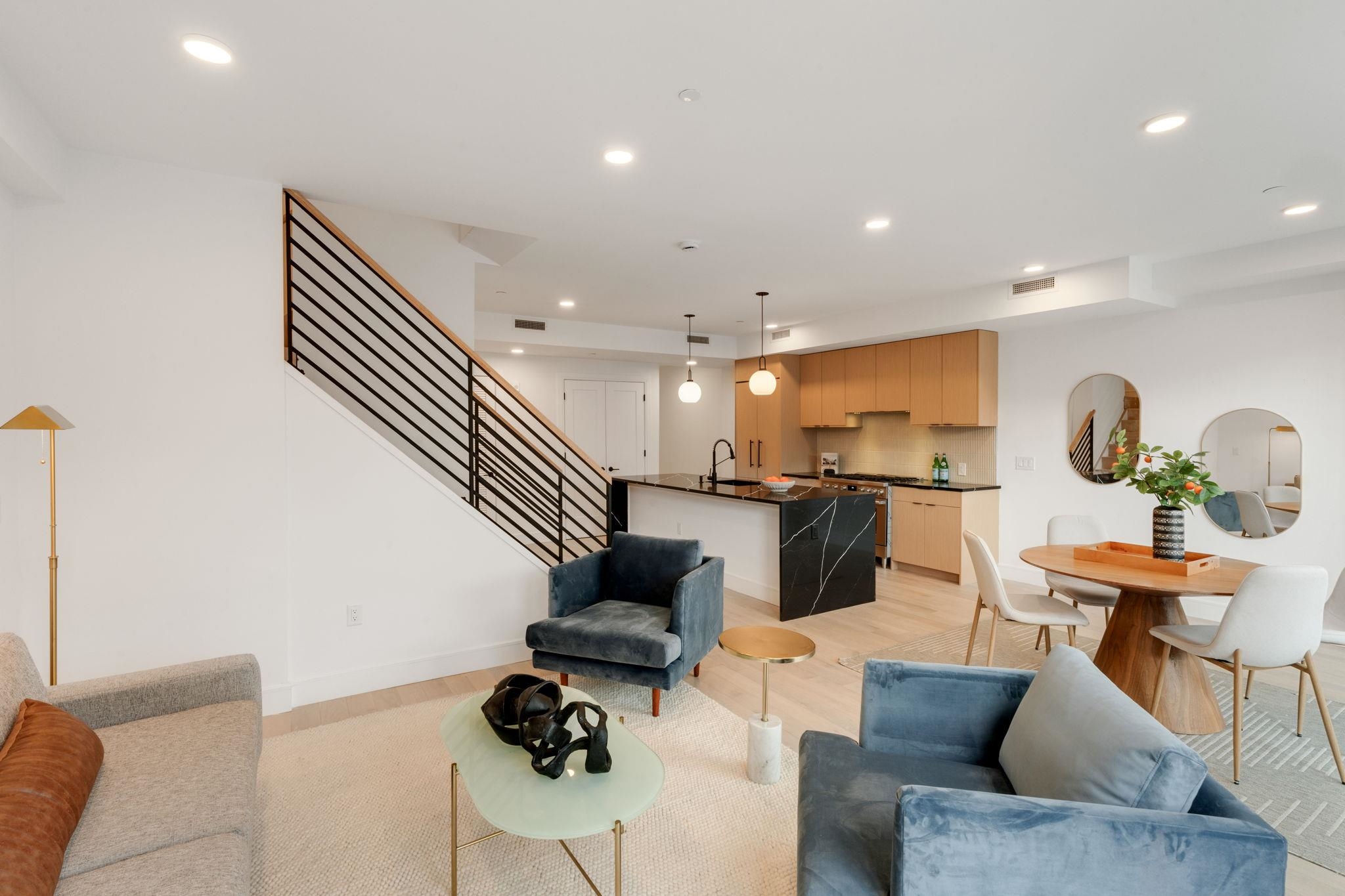 139 CHRISTOPHER COLUMBUS DR Unit: 601
