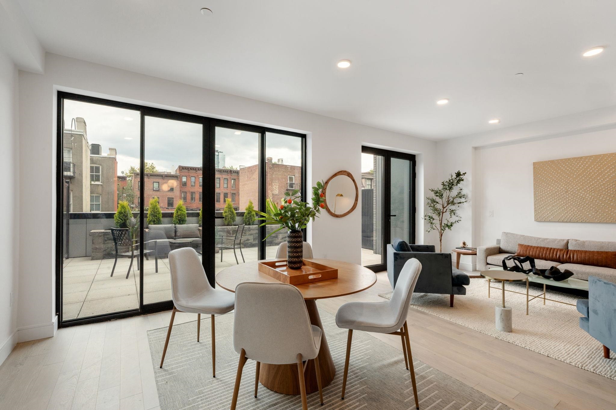 139 CHRISTOPHER COLUMBUS DR Unit: 601