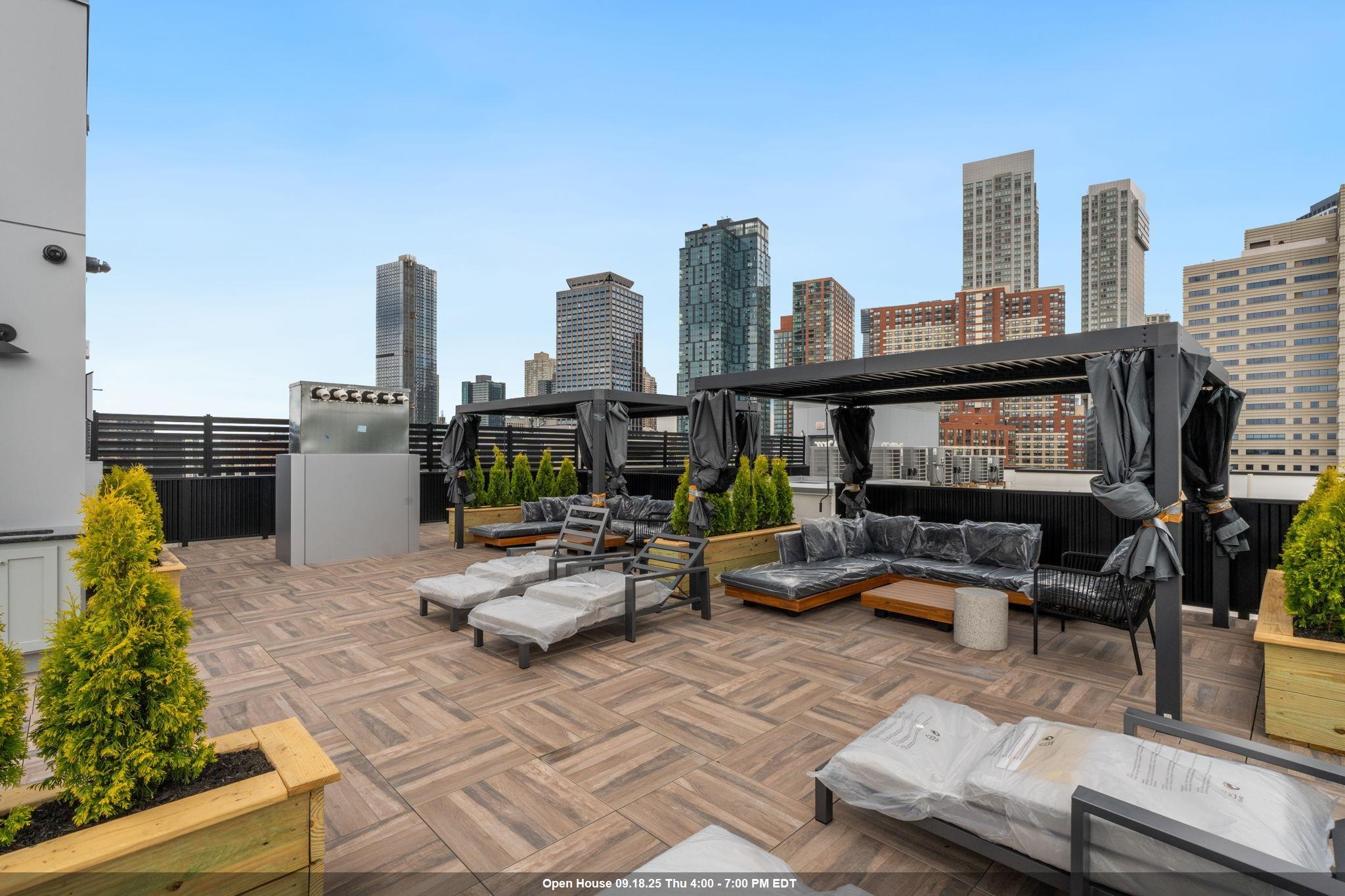 139 CHRISTOPHER COLUMBUS DR Unit: 601