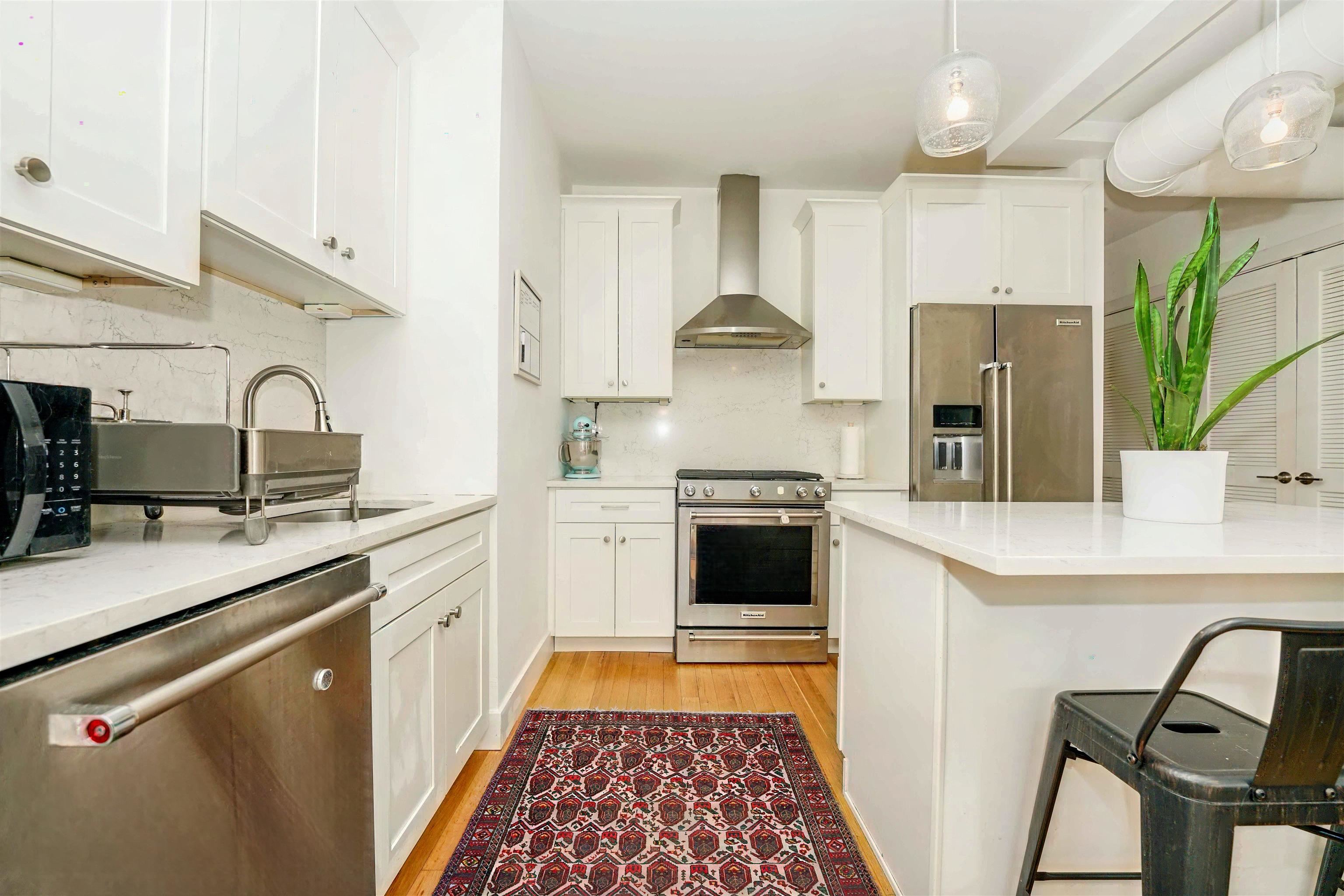 414 1ST ST Unit: 2