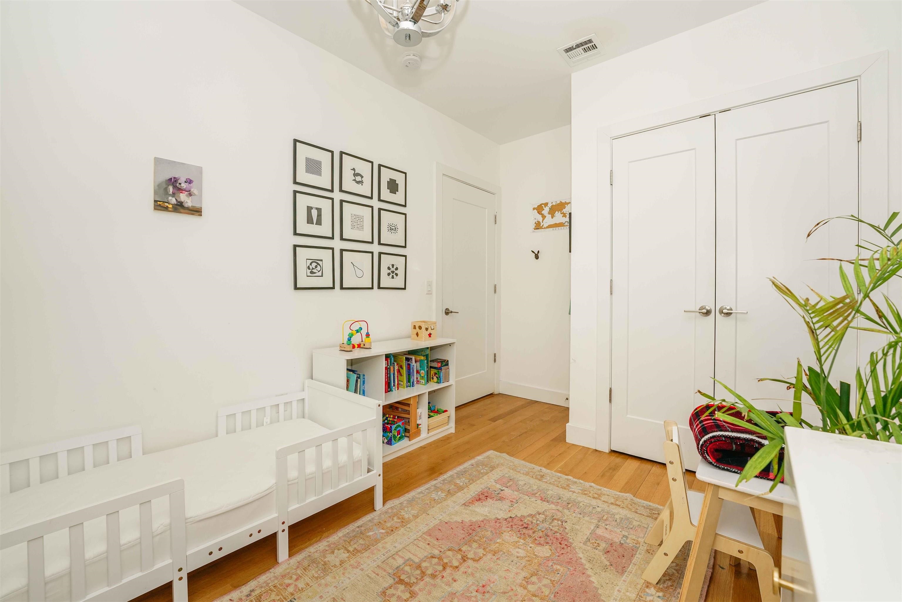414 1ST ST Unit: 2