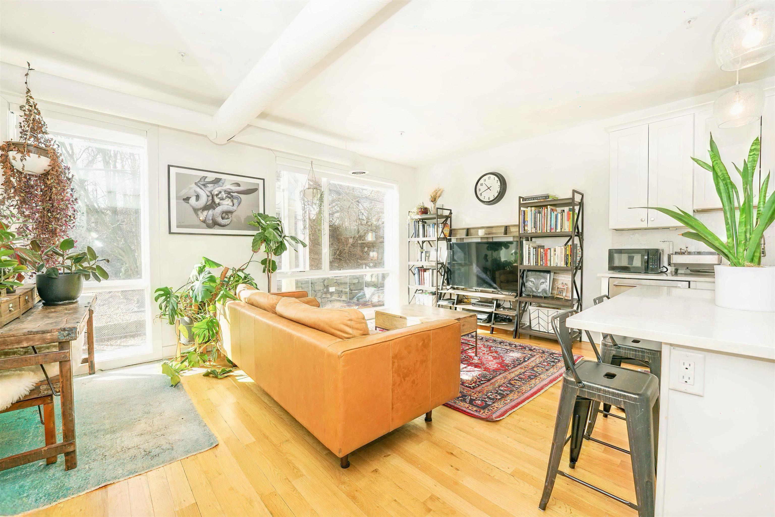 414 1ST ST Unit: 2