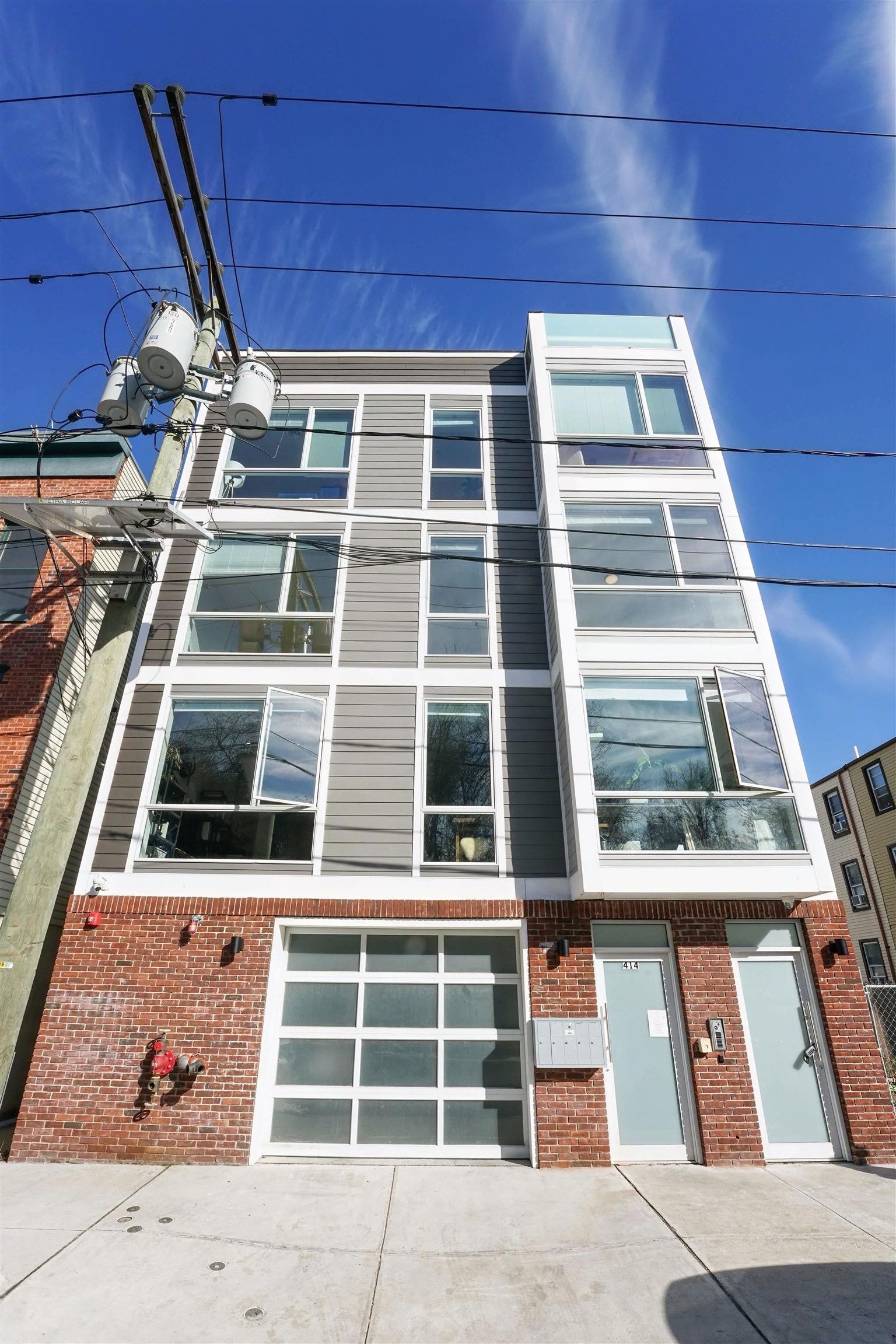 414 1ST ST Unit: 2