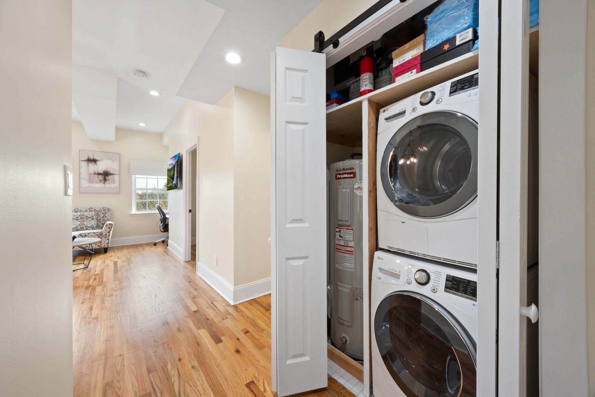227 CHRISTOPHER COLUMBUS DR Unit: 307B