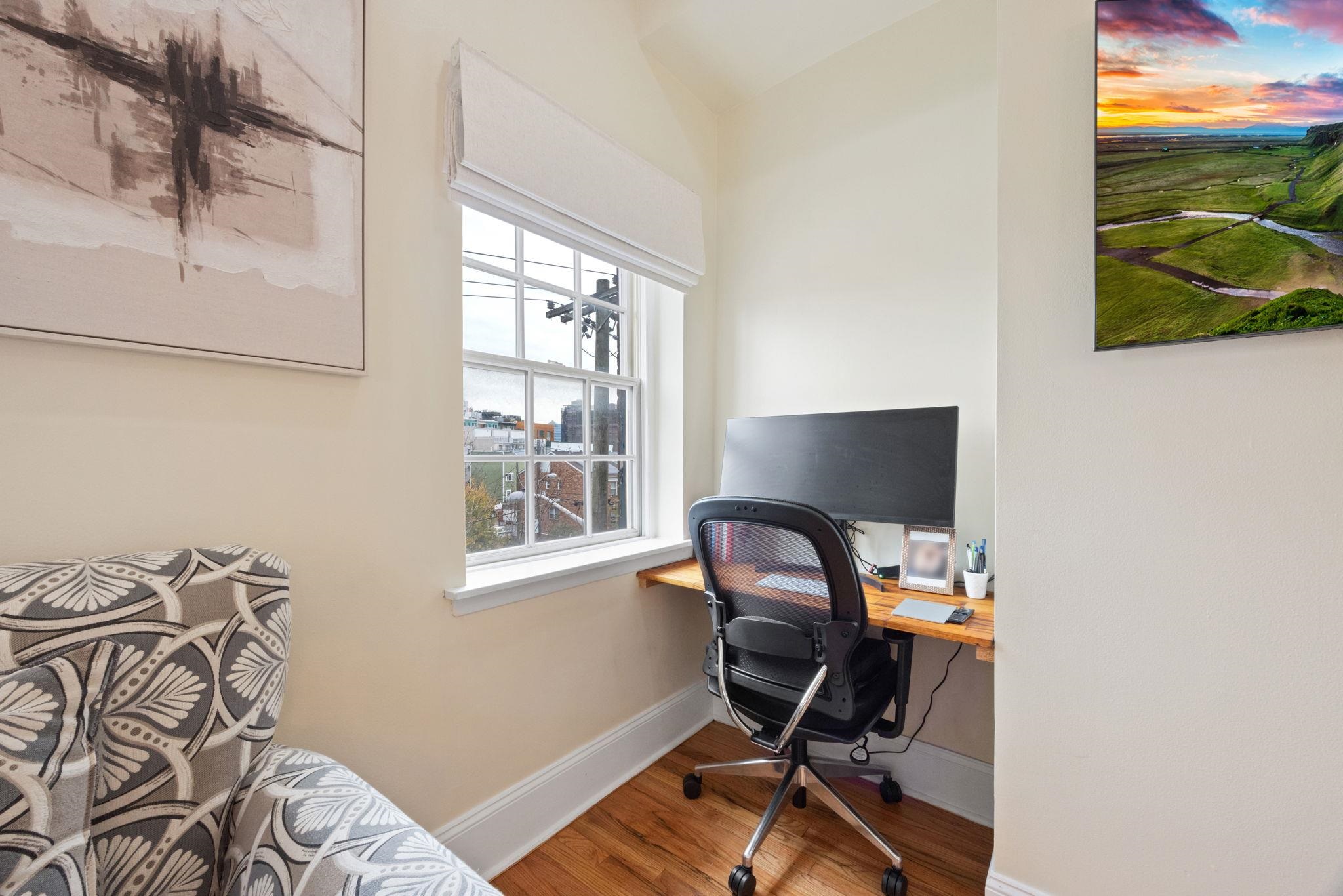 227 CHRISTOPHER COLUMBUS DR Unit: 307B
