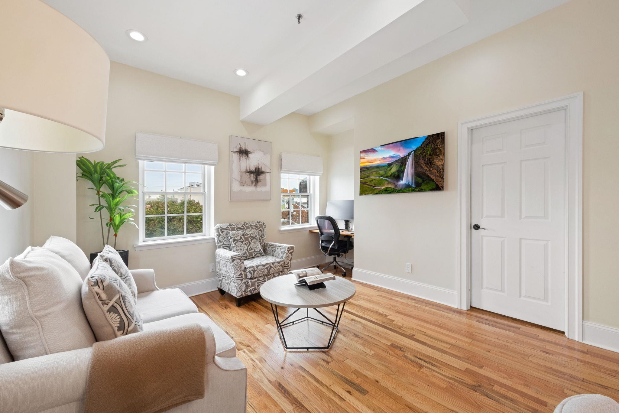 227 CHRISTOPHER COLUMBUS DR Unit: 307B