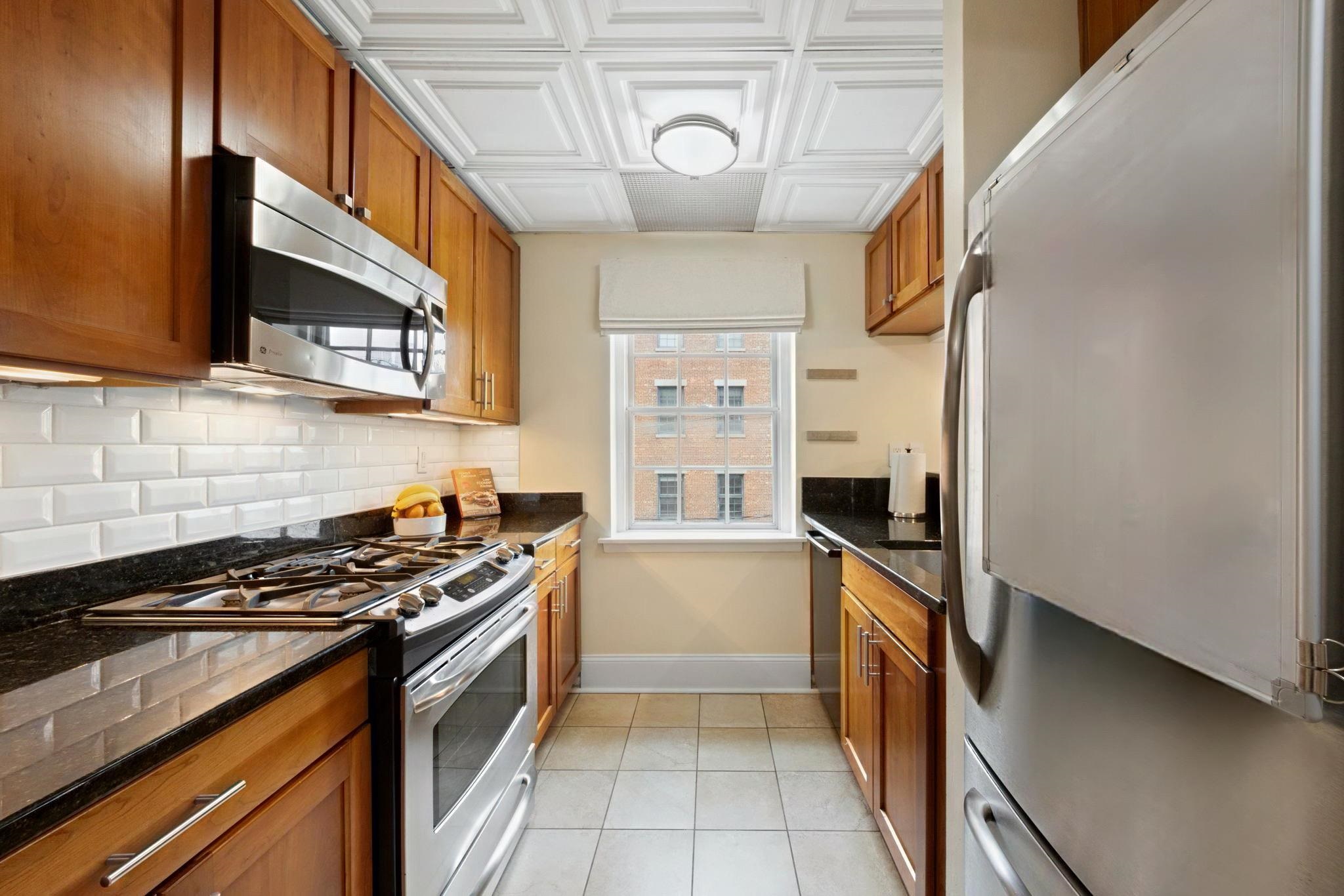 227 CHRISTOPHER COLUMBUS DR Unit: 307B