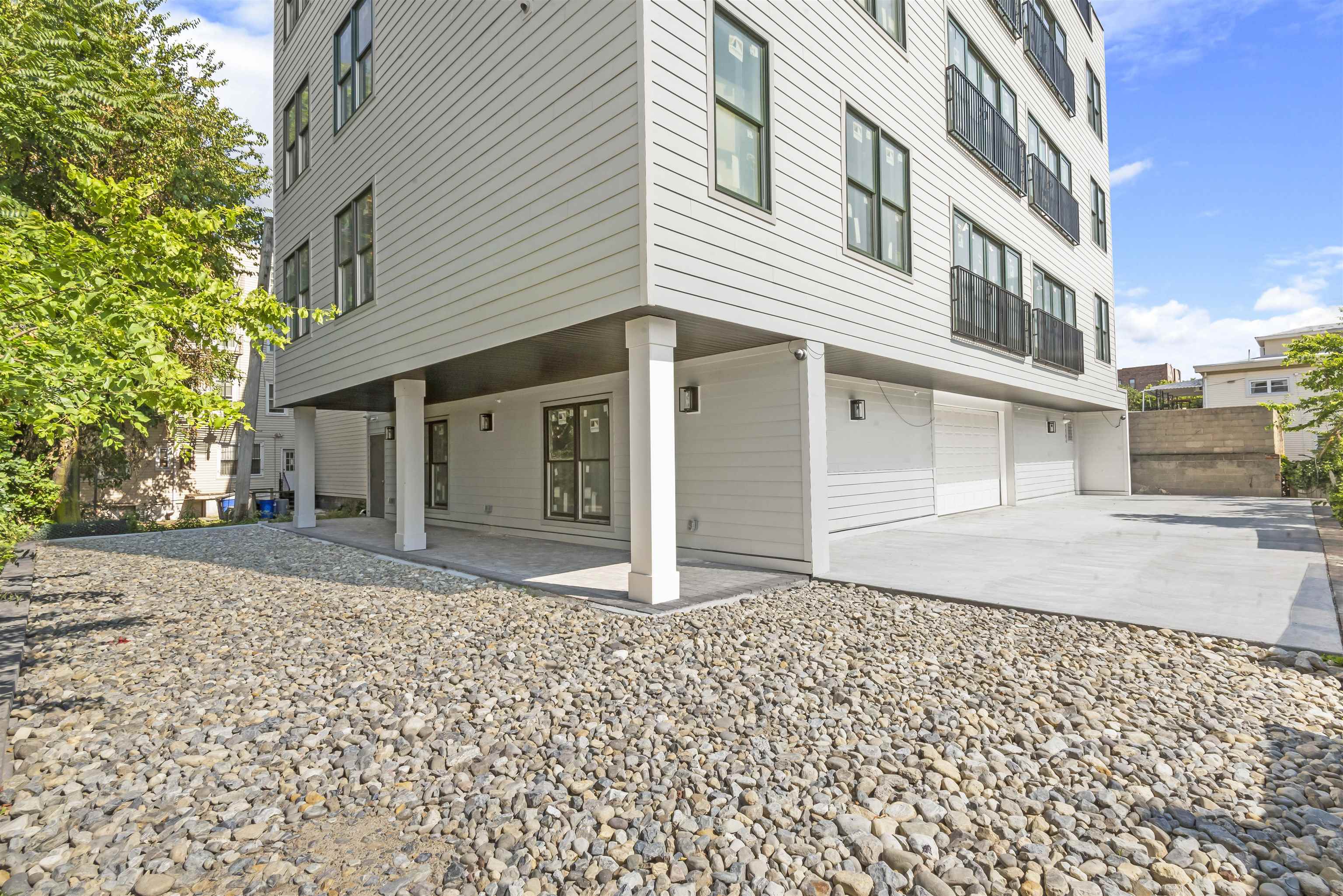 620 PALISADE AVE Unit: 303