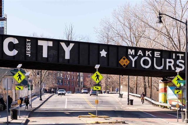 375 5TH ST Unit: 102