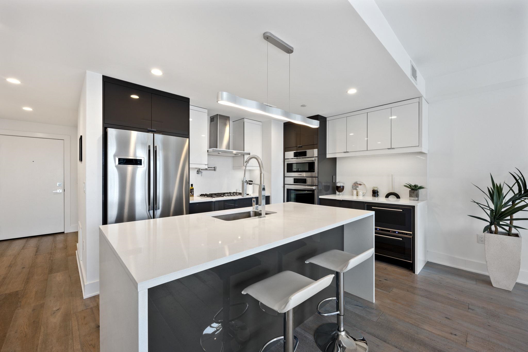 367 3RD ST Unit: 403