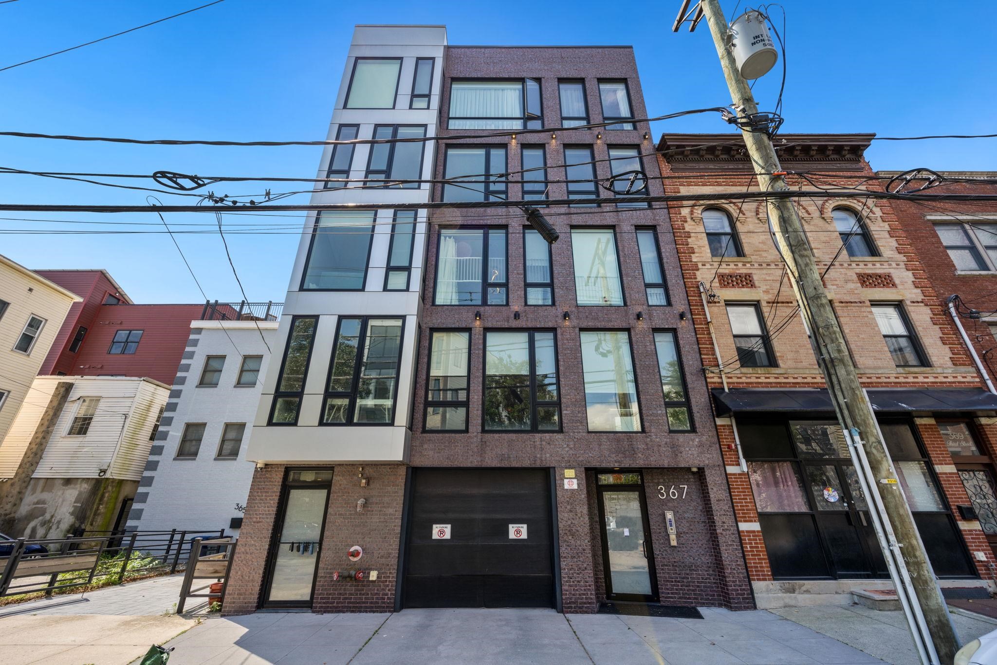 367 3RD ST Unit: 403