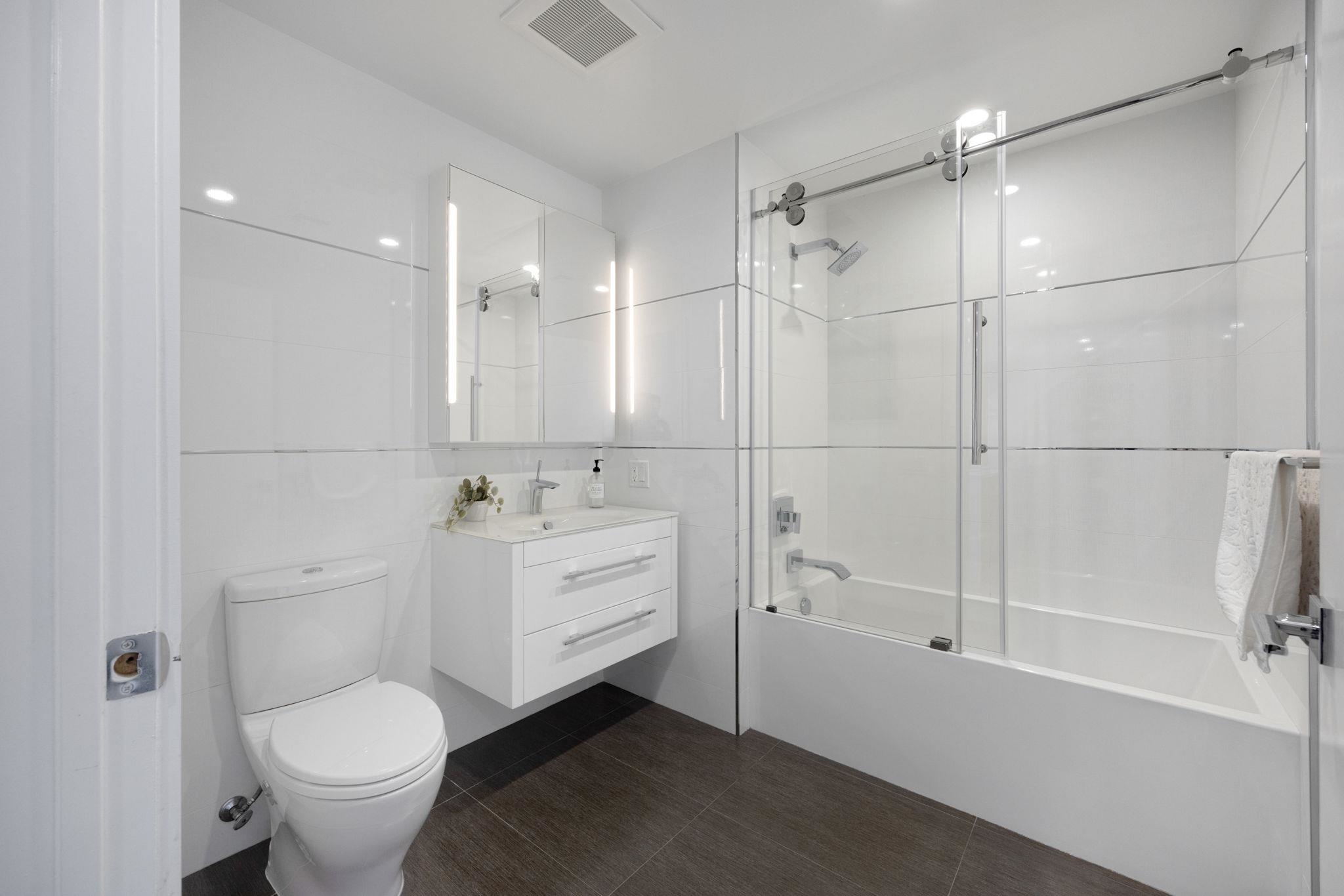 367 3RD ST Unit: 403