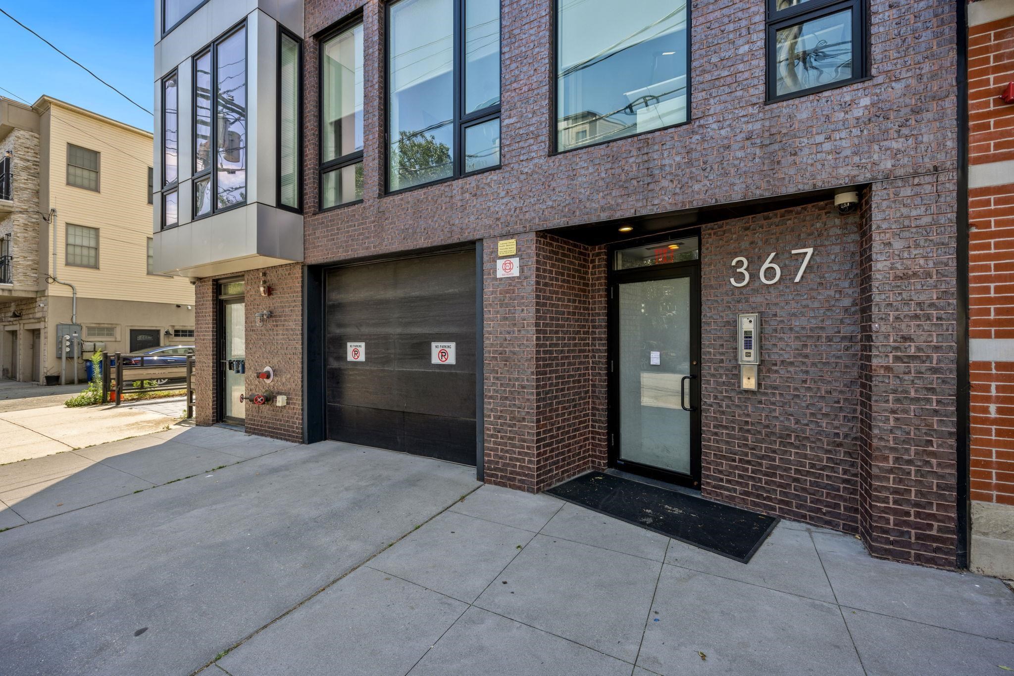 367 3RD ST Unit: 403