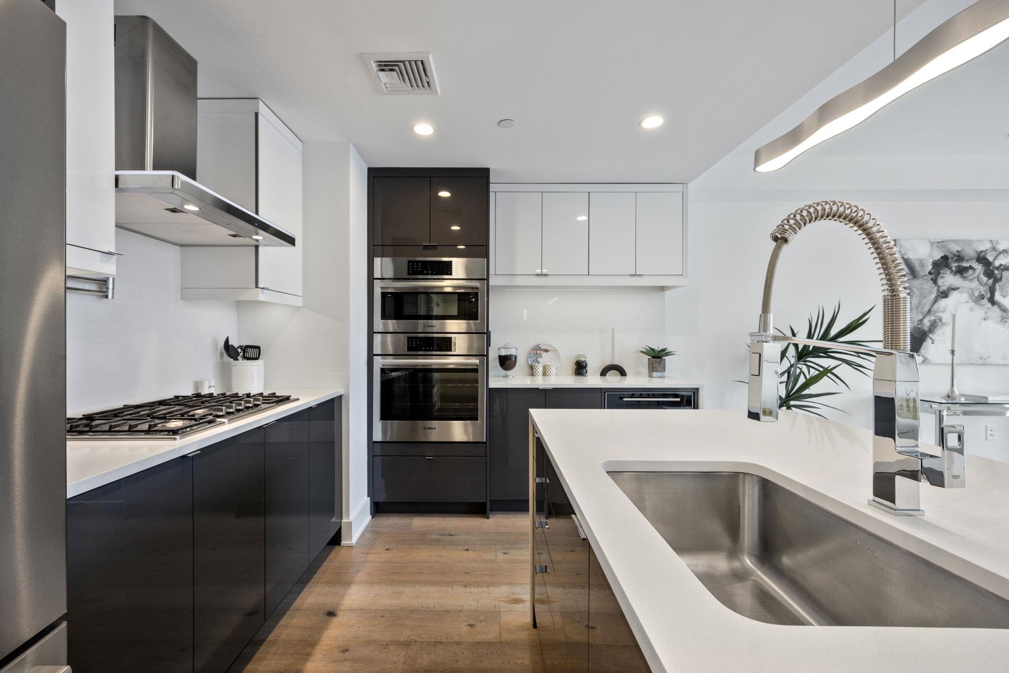 367 3RD ST Unit: 403