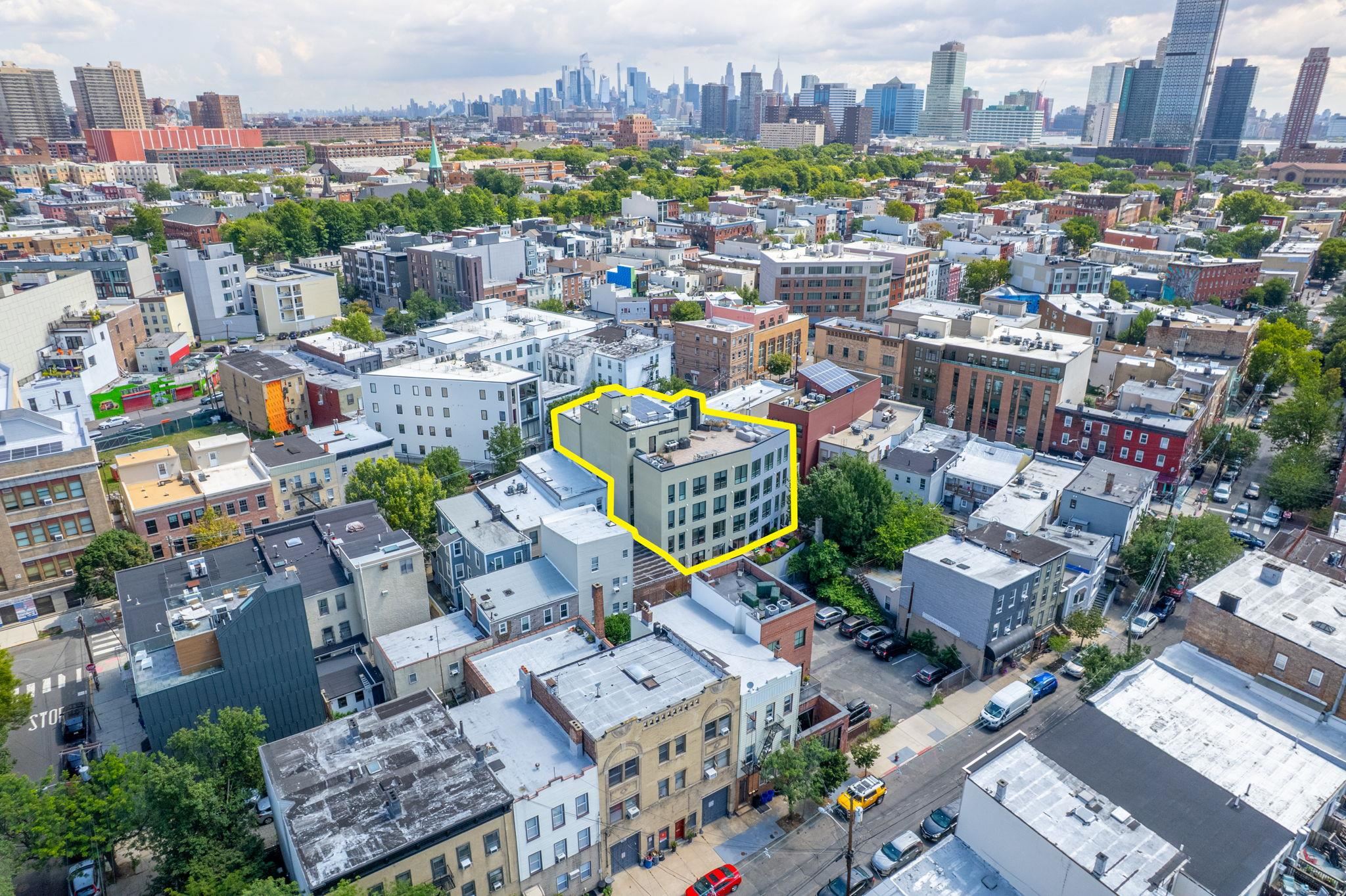 367 3RD ST Unit: 403