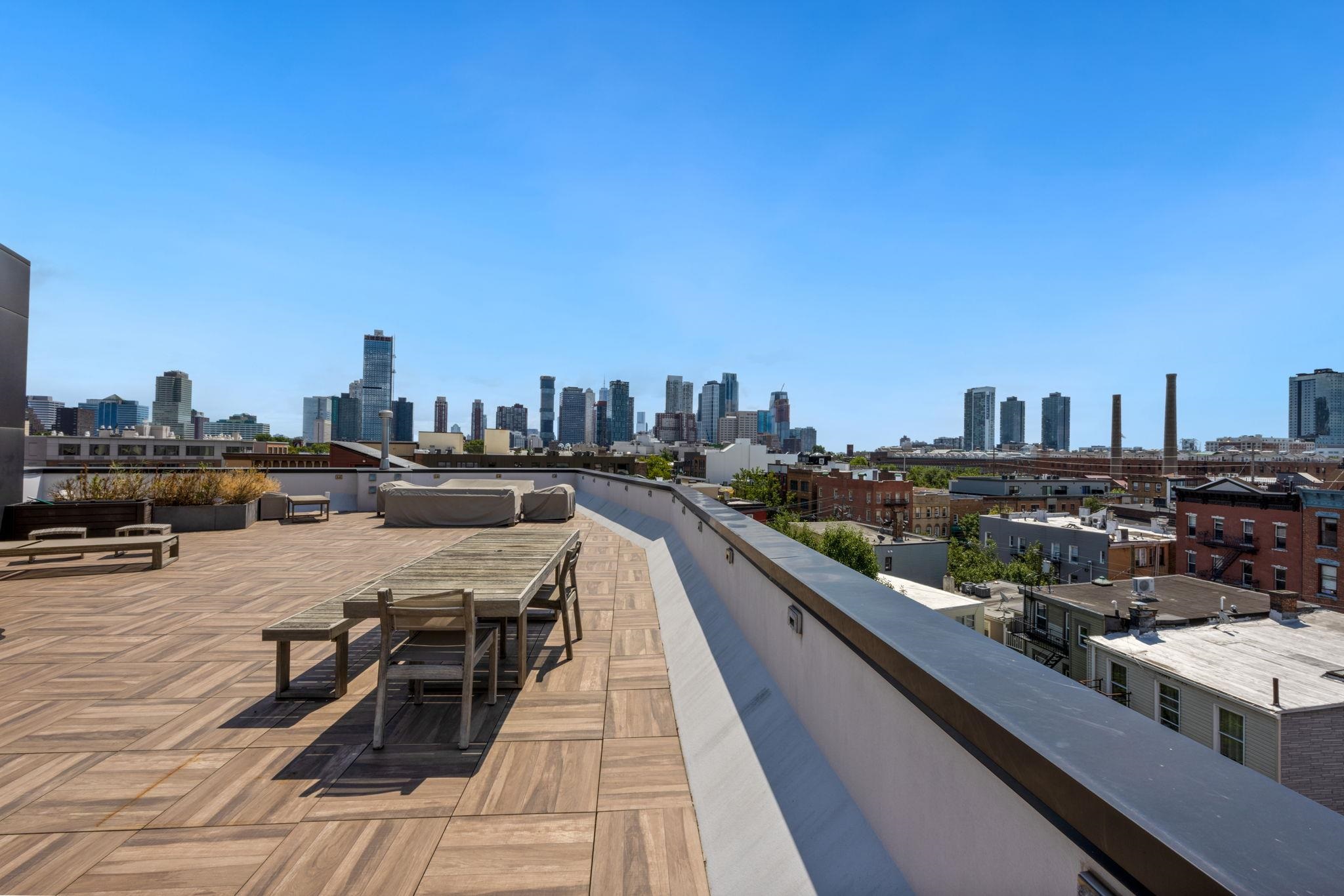 367 3RD ST Unit: 403