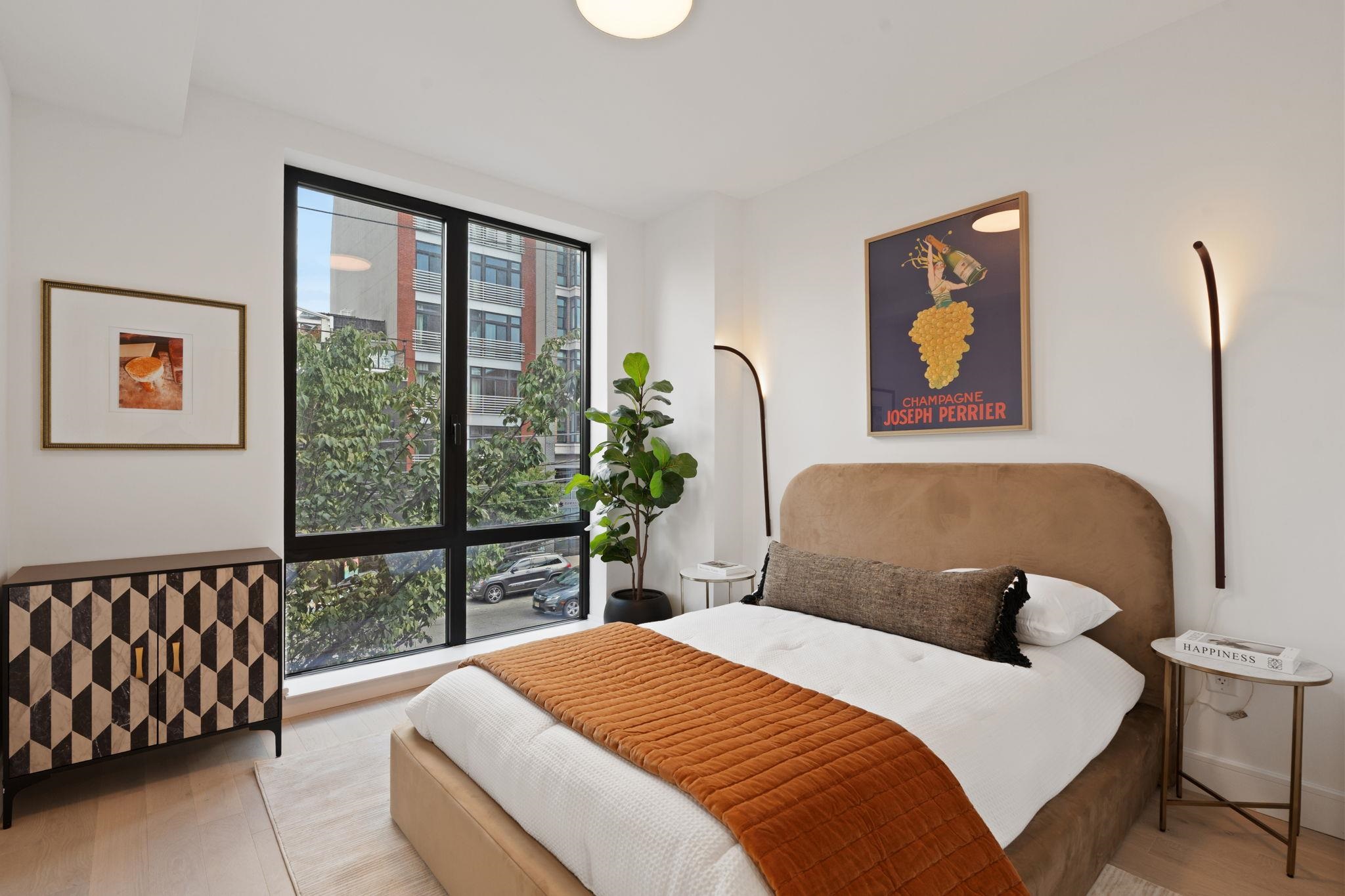 139 CHRISTOPHER COLUMBUS DR Unit: 201