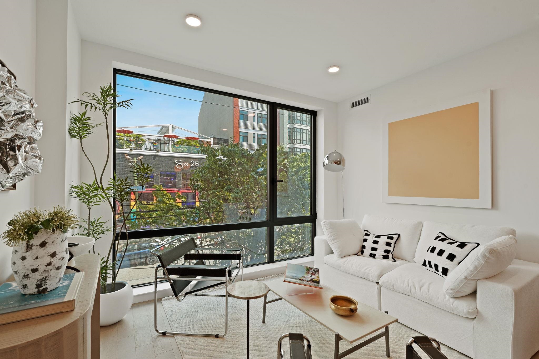 139 CHRISTOPHER COLUMBUS DR Unit: 201